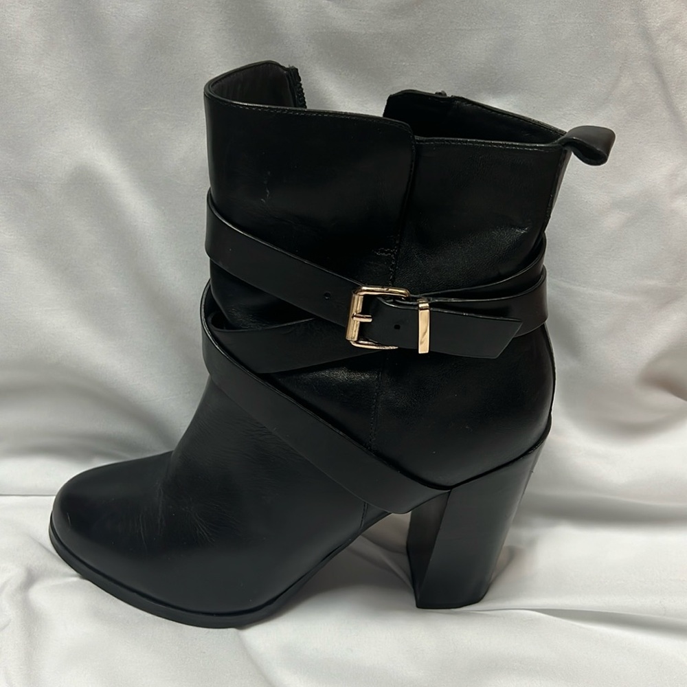 Aldo boots no box only used twice